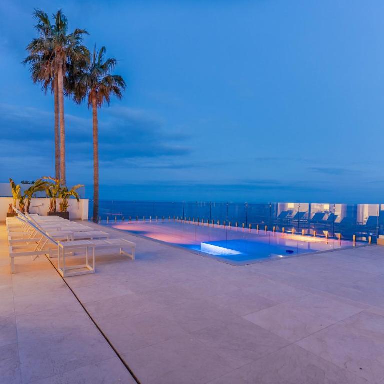 Luxury Retreat with Pool, Jacuzzi, Cinema & Gym - Villa Riviera - Villa Deluxe - 50