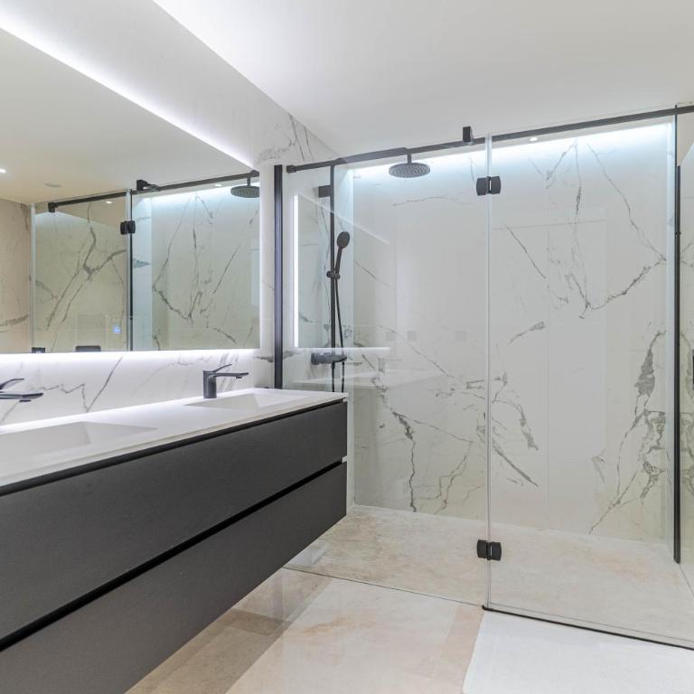 Luxury Retreat with Pool, Jacuzzi, Cinema & Gym - Villa Riviera - Villa Deluxe - 30