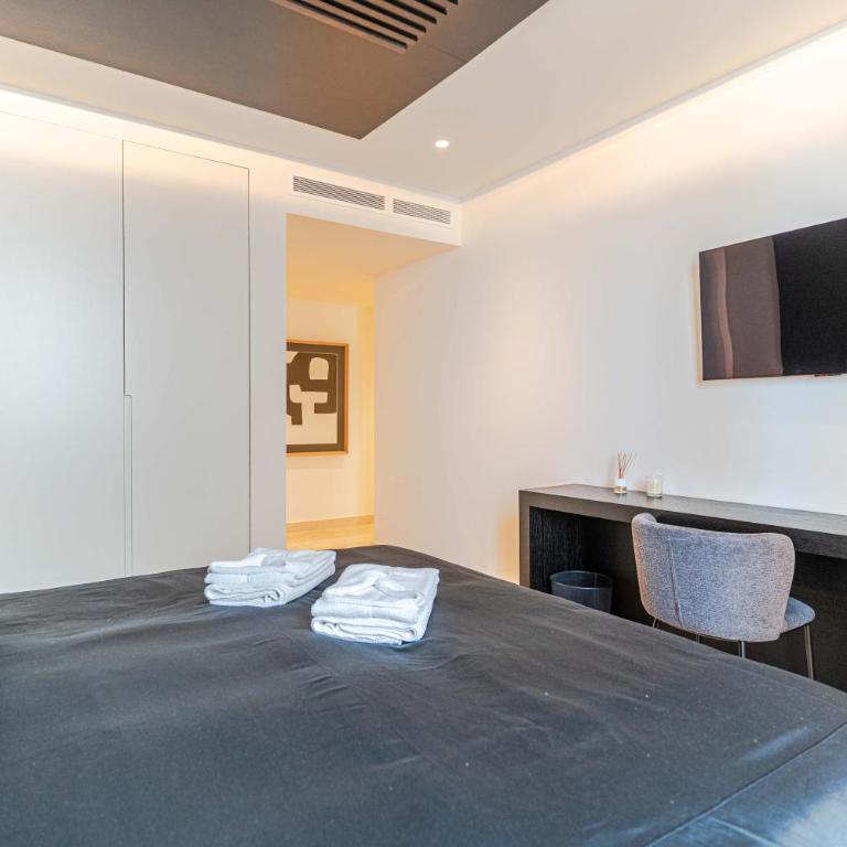 Luxury Retreat with Pool, Jacuzzi, Cinema & Gym - Villa Riviera - Villa Deluxe - 14