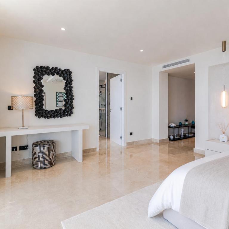 Luxury Retreat with Pool, Jacuzzi, Cinema & Gym - Villa Riviera - Villa Deluxe - 17