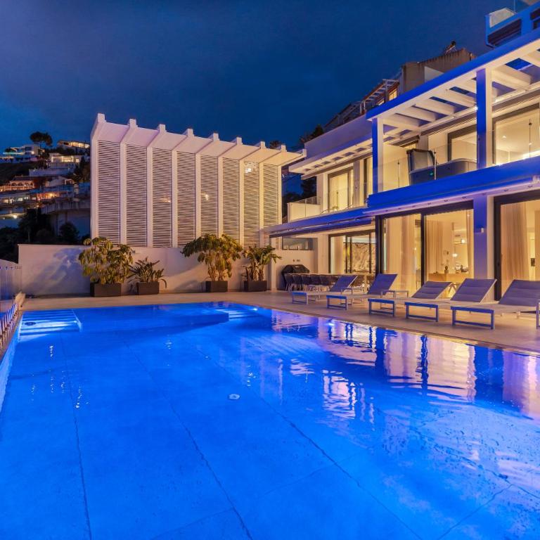 Luxury Retreat with Pool, Jacuzzi, Cinema & Gym - Villa Riviera - Villa Deluxe - 53