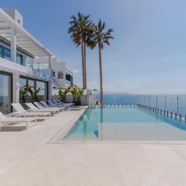Luxury Retreat with Pool, Jacuzzi, Cinema & Gym - Villa Riviera - Villa Deluxe - 51