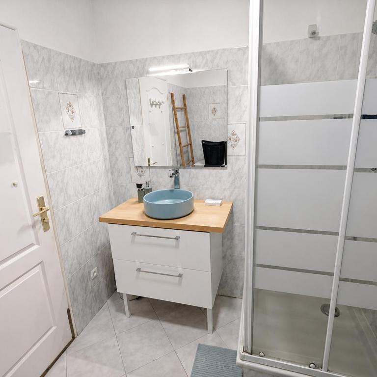 Appartement 2-4 personnes centre historique de Fréjus - Studio - 4