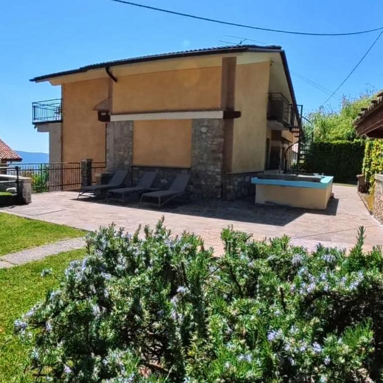 Villa Arianna Lake View Apartments with Pool - Ground Floor Apartment with Lake View - 3