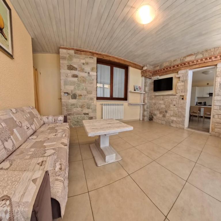Villa Arianna Lake View Apartments with Pool - Ground Floor Apartment with Lake View - 32