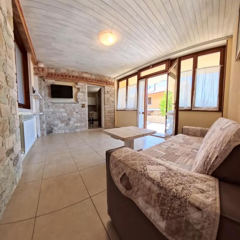 Villa Arianna Lake View Apartments with Pool - Ground Floor Apartment with Lake View - 33