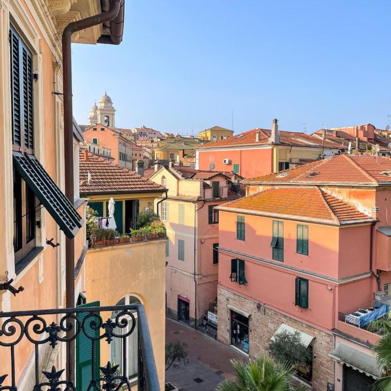 Lovely 3-bedroom apartment in Imperia - Appartamento con Vista e Balcone - 1