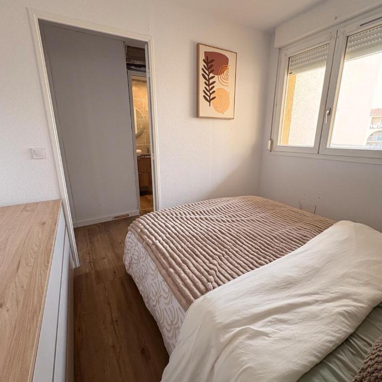 Appartement Canet en Roussillon, piscine, terrain tennis, balcon, plancha, 4 couchage - Appartement 2 Chambres - 2