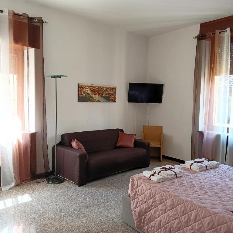 Cattaneo 19 Rooms - Camera Matrimoniale/Doppia con Letti Singoli con Bagno Privato Esterno - 3