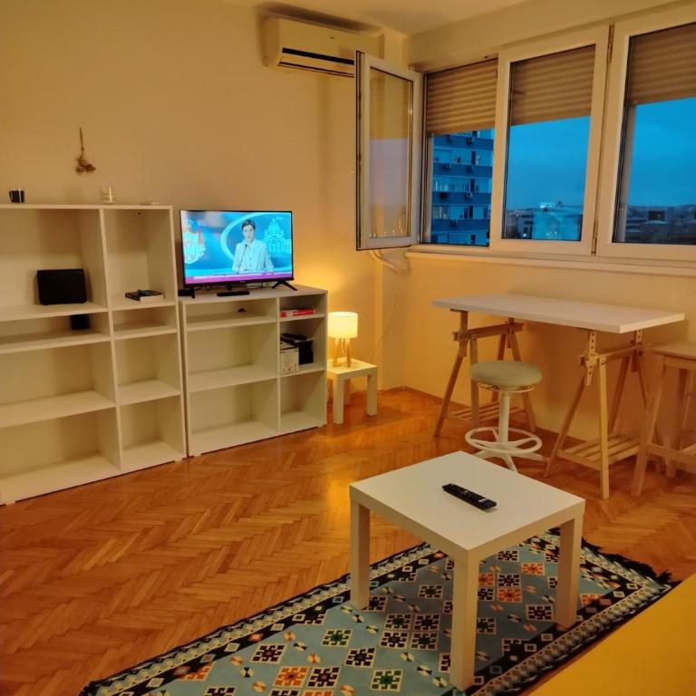 City View - One-Bedroom Apartment - 4