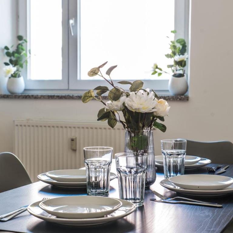Stilvolle Wohnung mit Balkon- Wenige Gehminuten von der Altstadt - Apartment mit 2 Schlafzimmern - 12