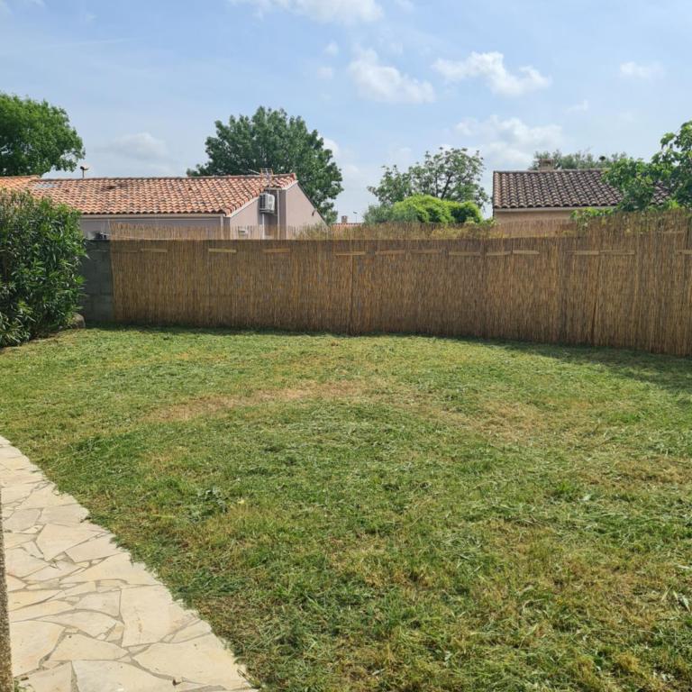 Maison familiale au calme avec parking, jardin et à 3 min de la Cité - Ferienhaus mit 3 Schlafzimmern - 27