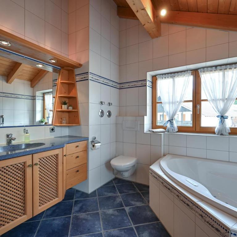 Ferienwohnung Edelweiß mit Sommer- Bergbahn unlimited kostenlos - Appartamento Superior con Sauna - 39