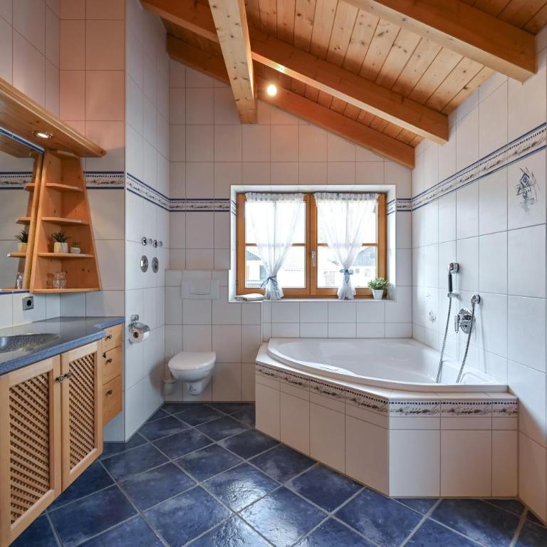 Ferienwohnung Edelweiß mit Sommer- Bergbahn unlimited kostenlos - Appartamento Superior con Sauna - 37