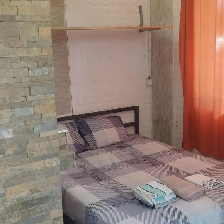 Small Apartment private bathroom ,strong internet - Apartment - 17