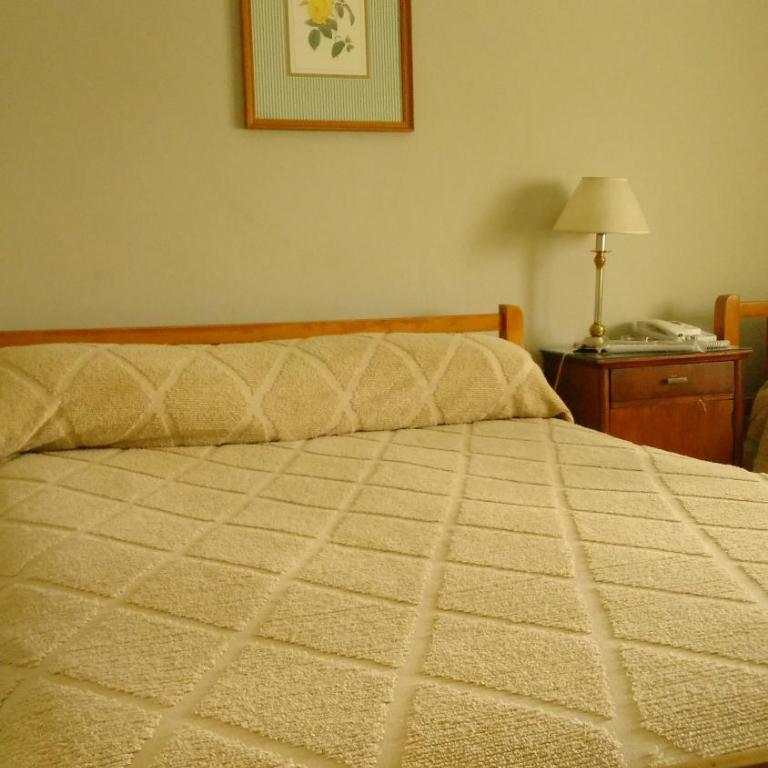 Hotel Ro Che Hil Tandil - Habitación Cuádruple Estándar - 11