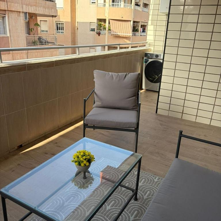 Rubina Beach Apartment Torrevieja - Three-Bedroom Apartment - 20