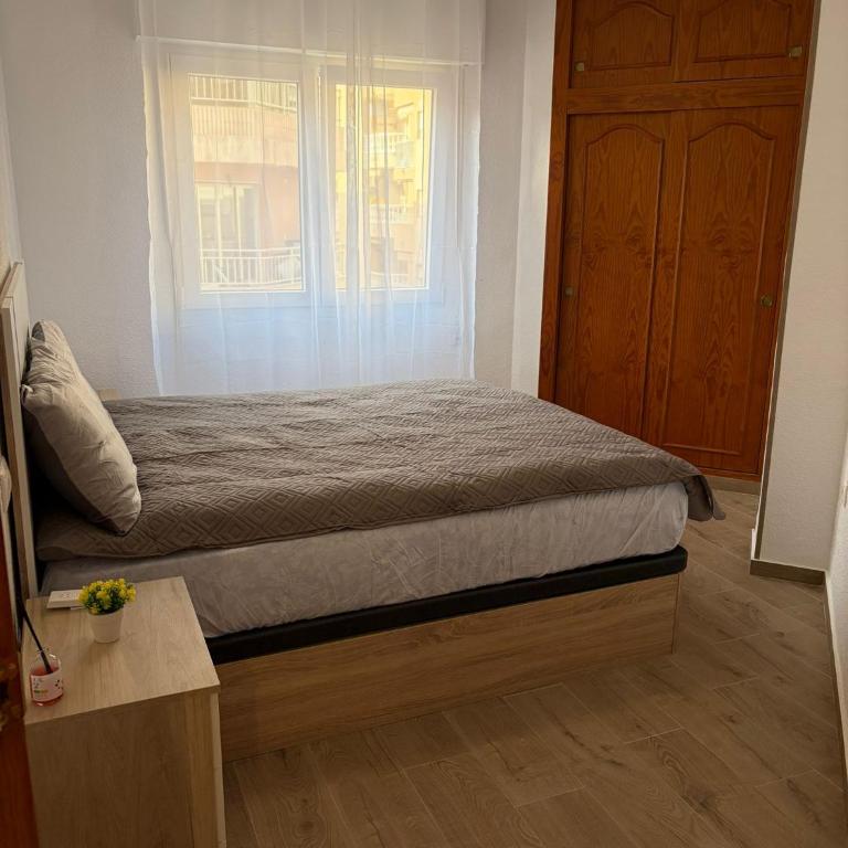 Rubina Beach Apartment Torrevieja - Three-Bedroom Apartment - 34
