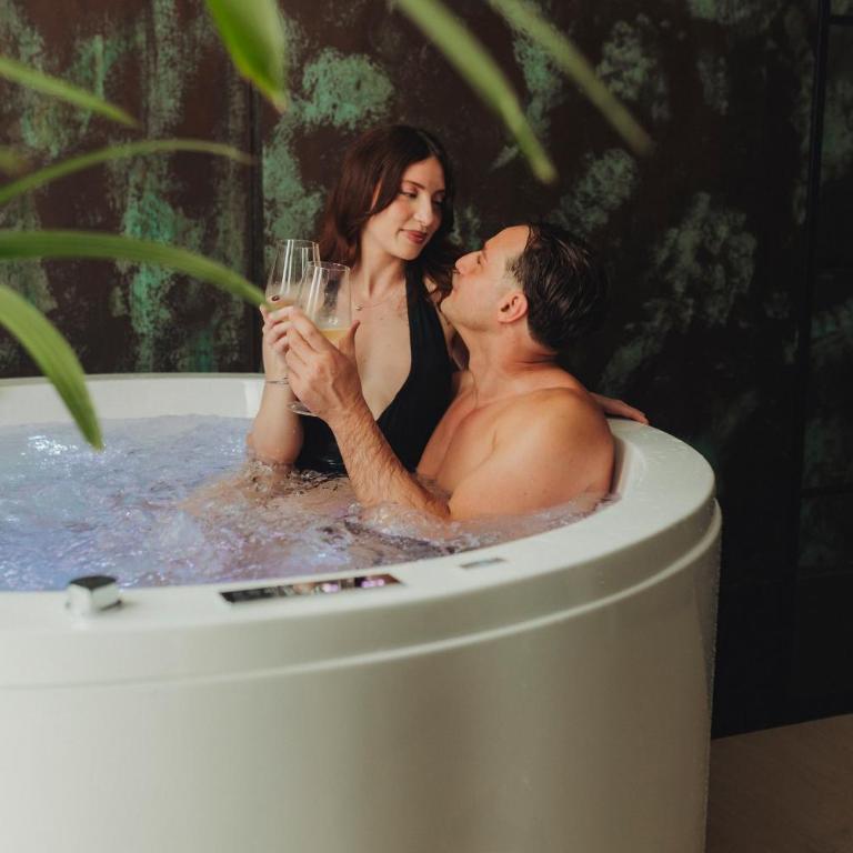 Oltre Exclusive - Suite Deluxe con Vasca Idromassaggio - 8