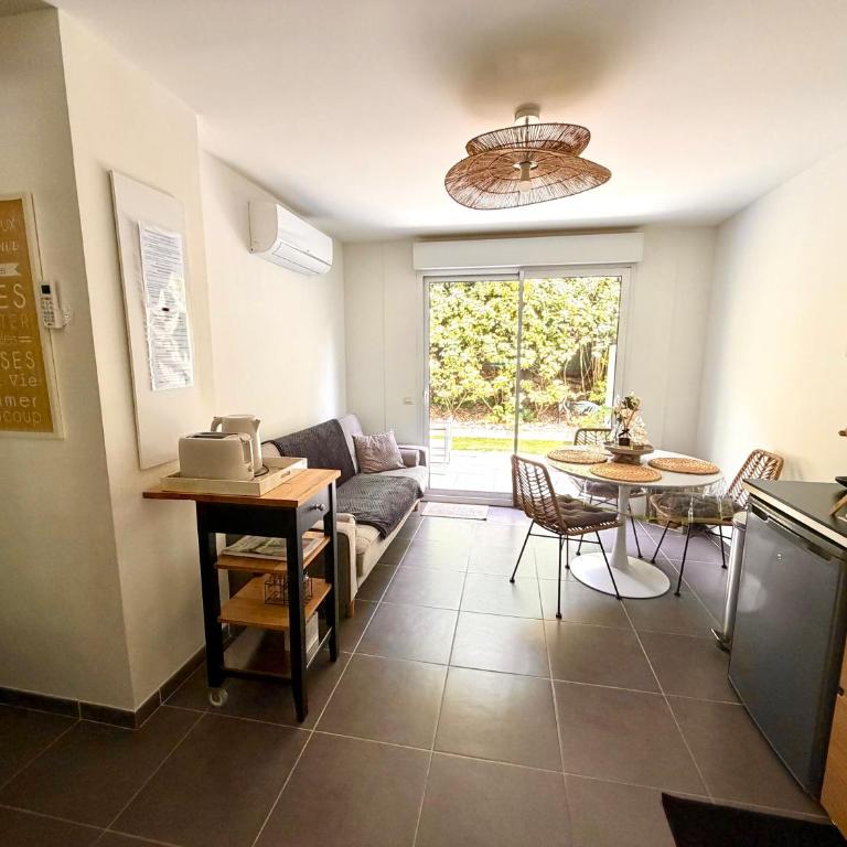 Apartment with beautiful terrace - Appartement - 3