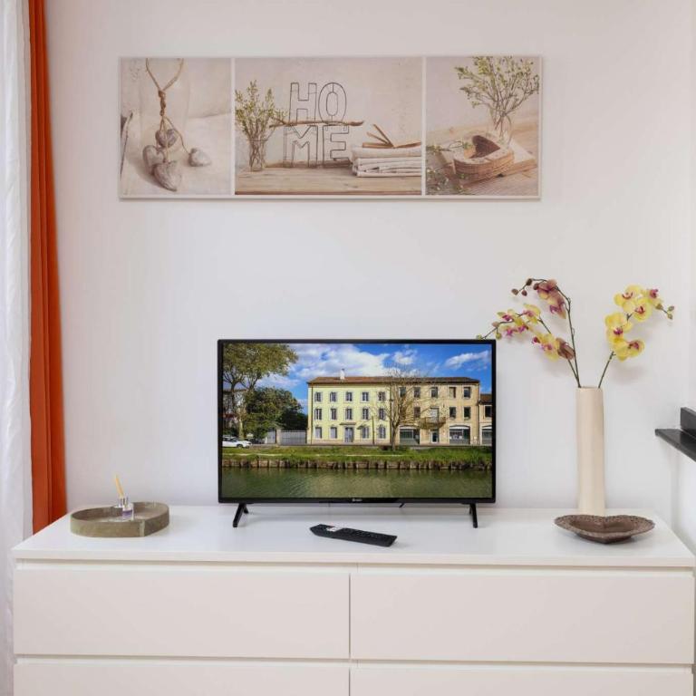 Charmant T2 pour 2 avec vue sur le Canal du Midi - Apartment - 14