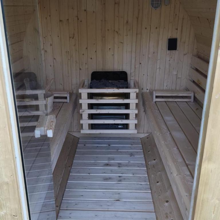 Piscine-Jacuzzi-Sauna -Videoprojecteur Perle Rare - Deluxe Villa - 69