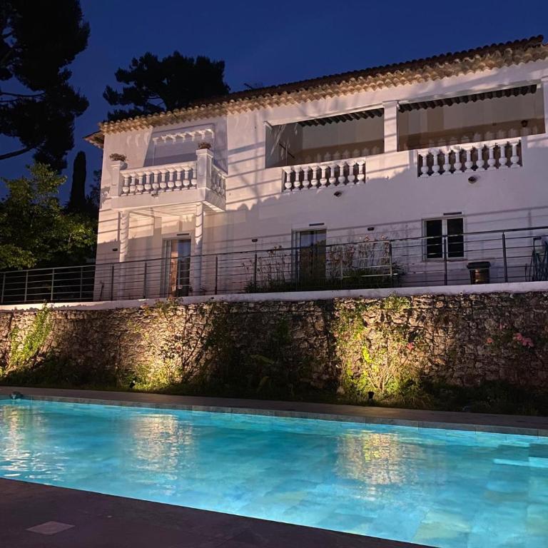 Bas de villa indépendant prestations haut de gamme - Maison 2 Chambres - 18