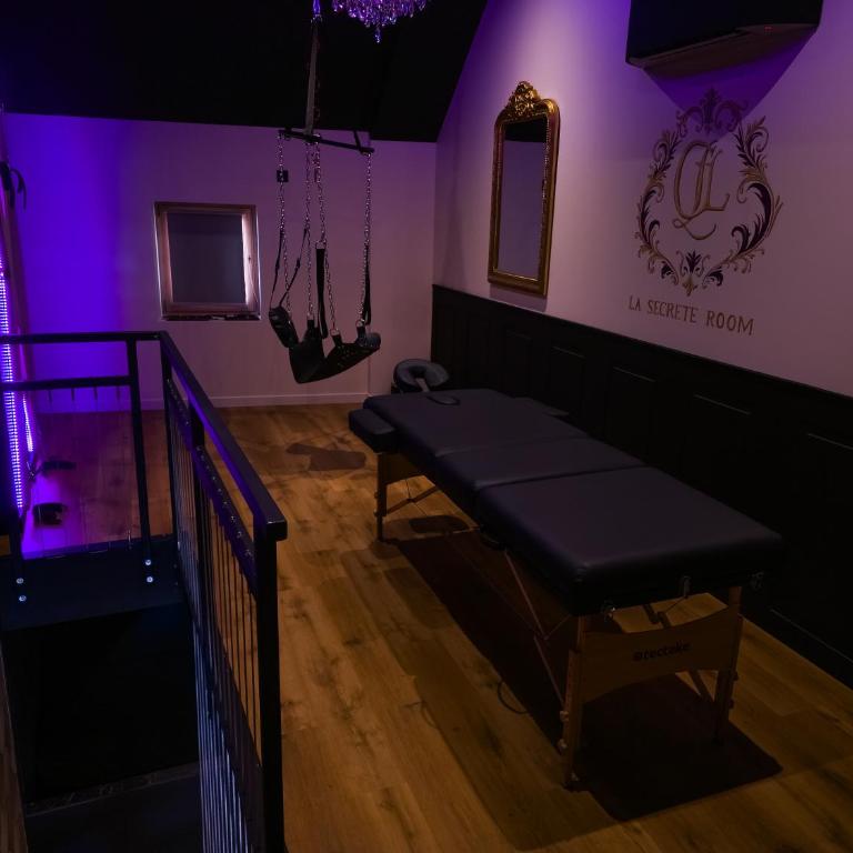 Suite romantique avec jaccuzzi - proche des lacs - La secrète room - Maison 1 Chambre - 25