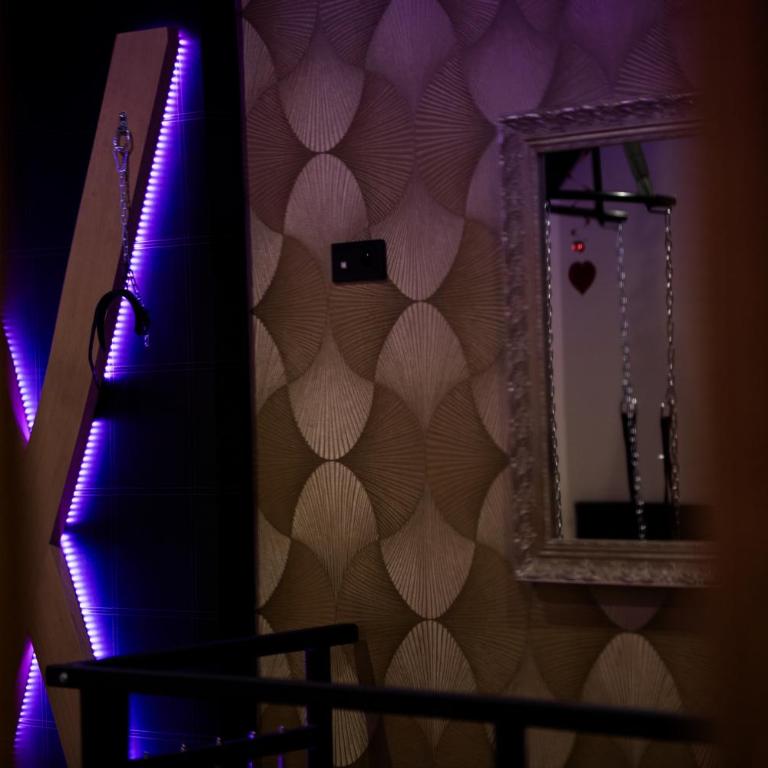 Suite romantique avec jaccuzzi - proche des lacs - La secrète room - Maison 1 Chambre - 31