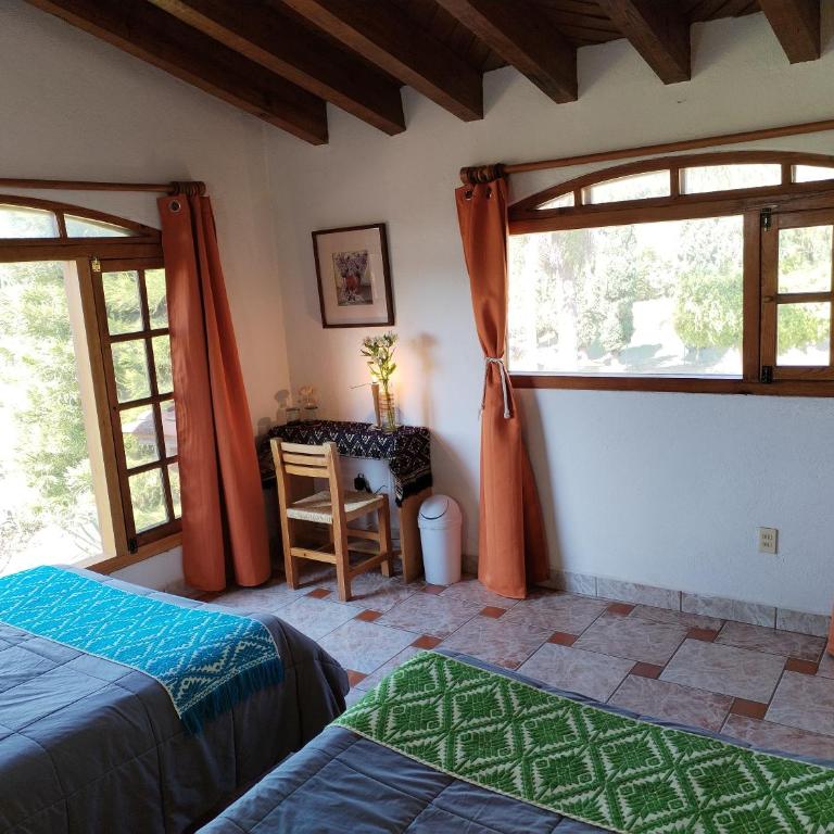 Casa Medita - Habitación Doble Estándar con vistas a la montaña - 2 camas - 4