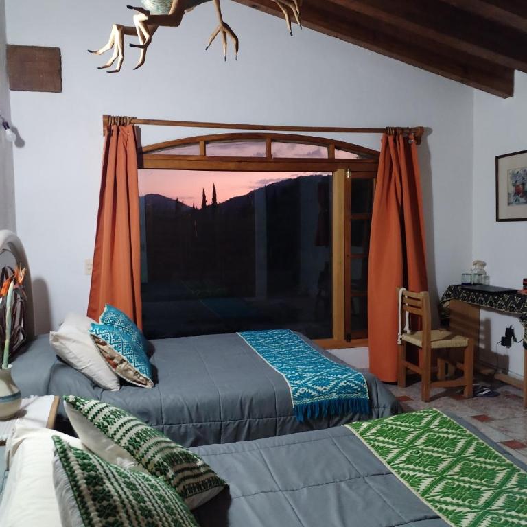 Casa Medita - Habitación Doble Estándar con vistas a la montaña - 2 camas - 5