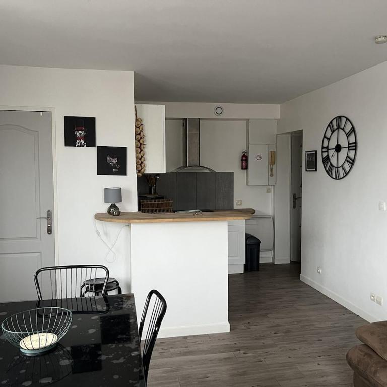 Appartement proche circuit 24h - Le Mans Geneslay - Apartment mit 2 Schlafzimmern - 4