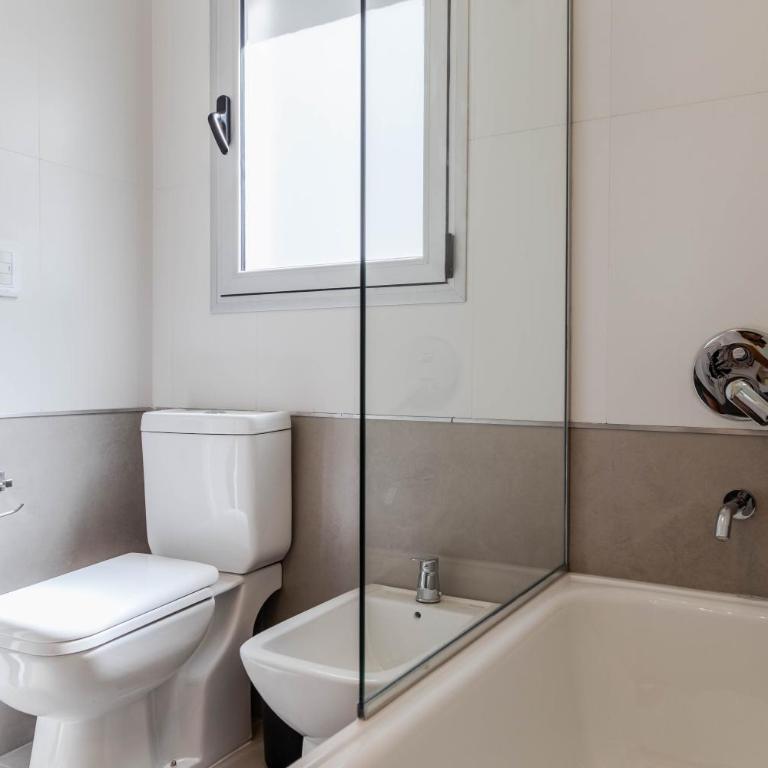 BT Homes - Estudio Luminoso, Zona de Trabajo & Balcón de Lujo - Apartamento de 2 dormitorios - 37