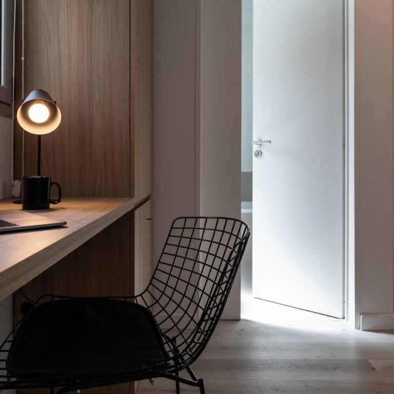BT Homes - Estudio Luminoso, Zona de Trabajo & Balcón de Lujo - Apartamento de 2 dormitorios - 13