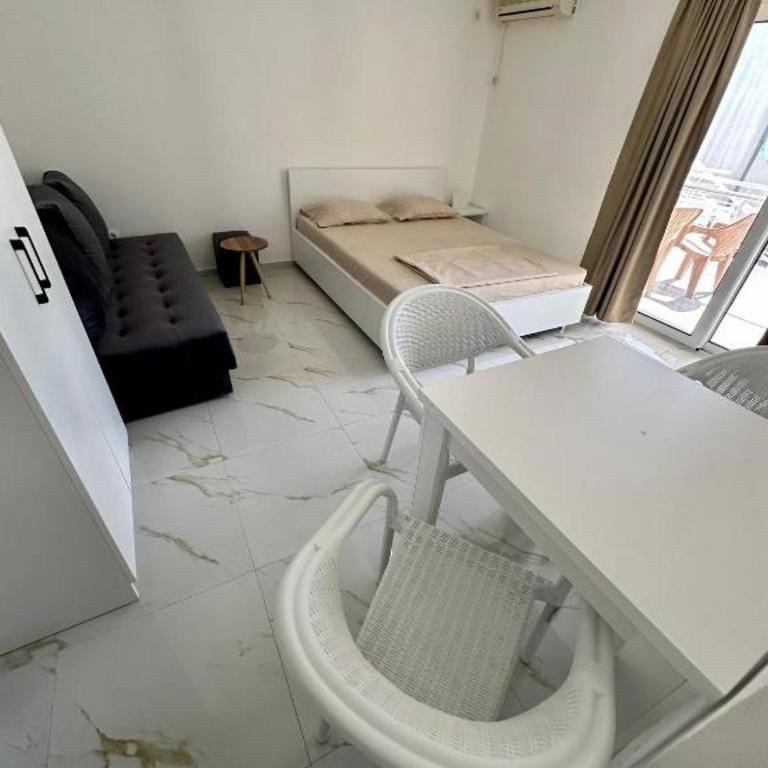 Dilan apartments by the sea - Studio sa Balkonom - 1
