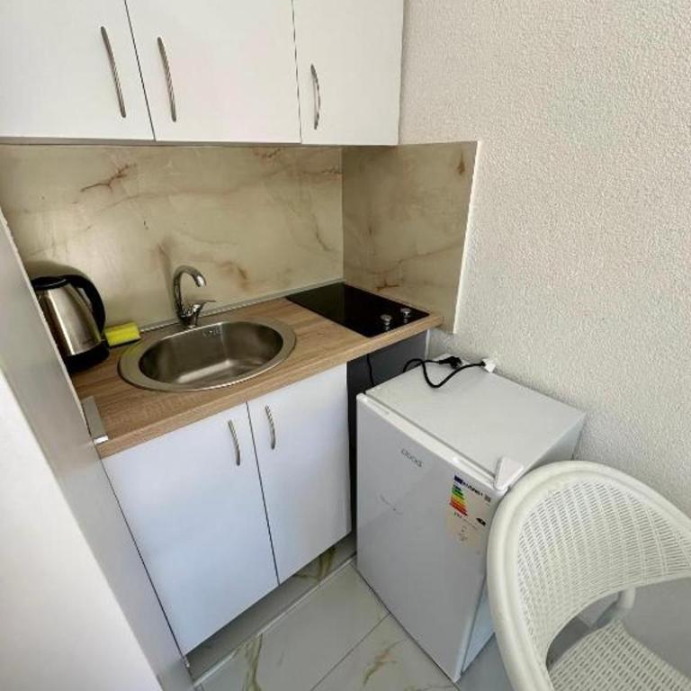 Dilan apartments by the sea - Studio sa Balkonom - 3