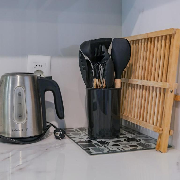 Fully equipped studio in the WTC area, steps from La Rambla - One-Bedroom Apartment - 19