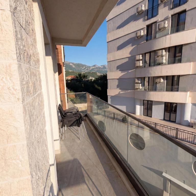 Sea Breeze Becici - Three-Bedroom Apartment - 2