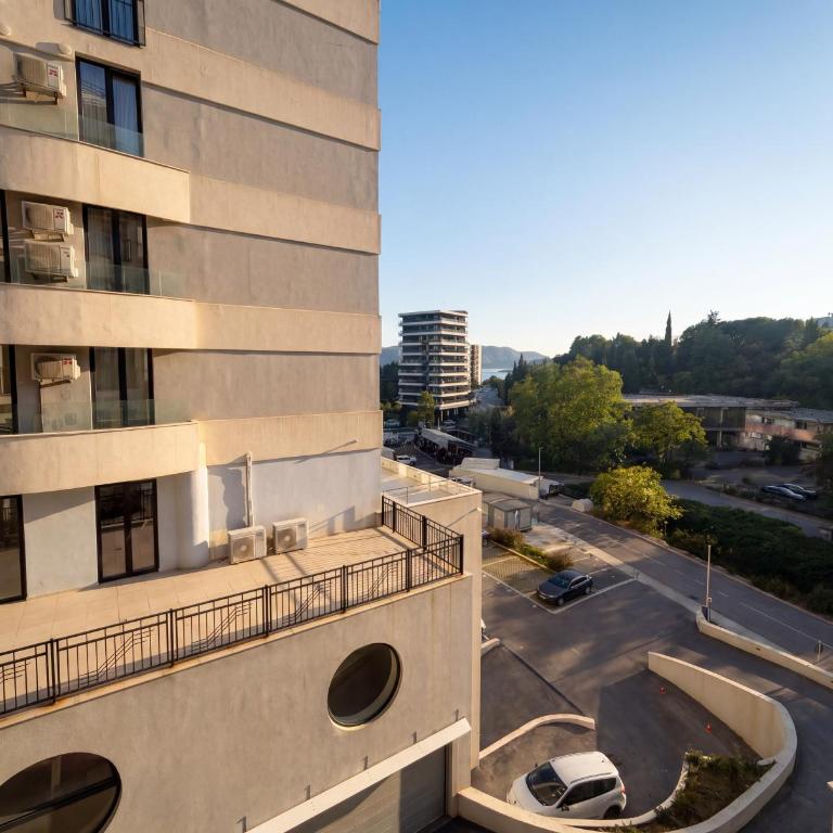 Sea Breeze Becici - Three-Bedroom Apartment - 7