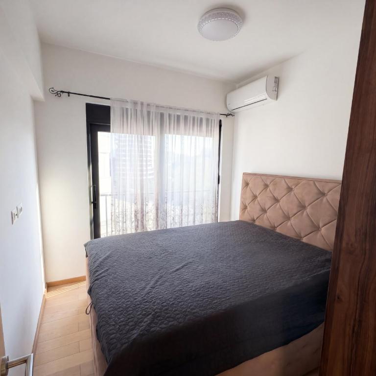 Sea Breeze Becici - Three-Bedroom Apartment - 11