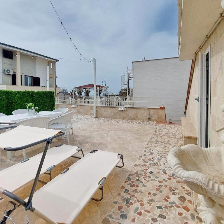 AIRPORT 10 Min - Seafront Fly and Beach TWO - Appartamento Deluxe con 3 Camere da Letto - 35
