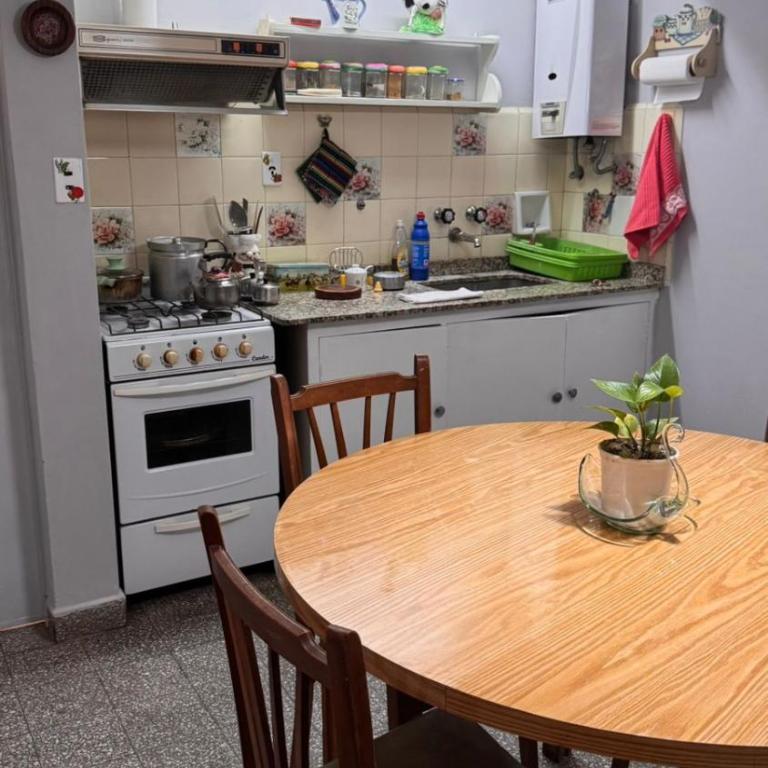 Alquiler departamento luminoso y cómodo - Two-Bedroom Apartment - 2