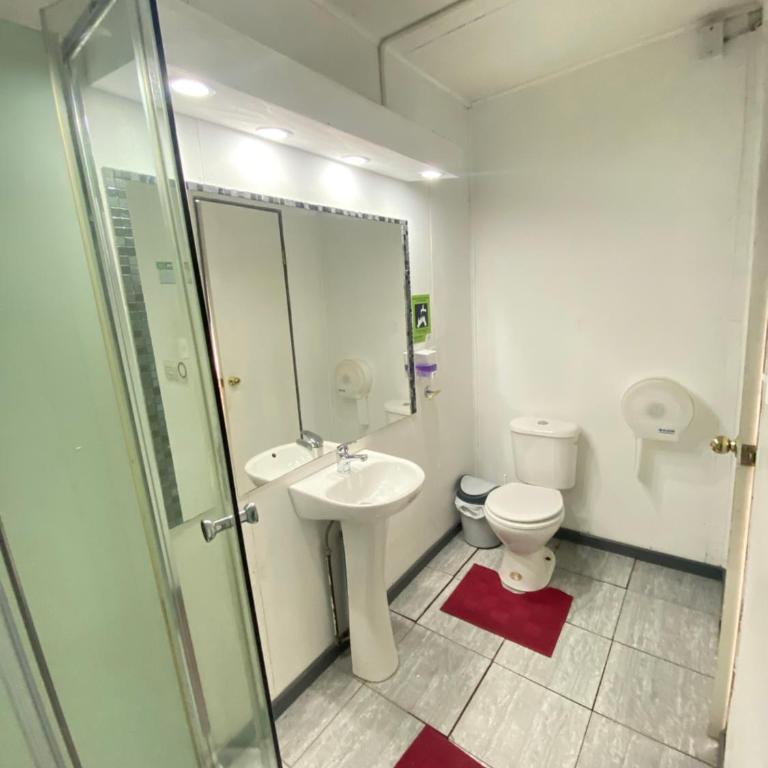 Hostal Cochrane - Double Room with Private Bathroom - 4