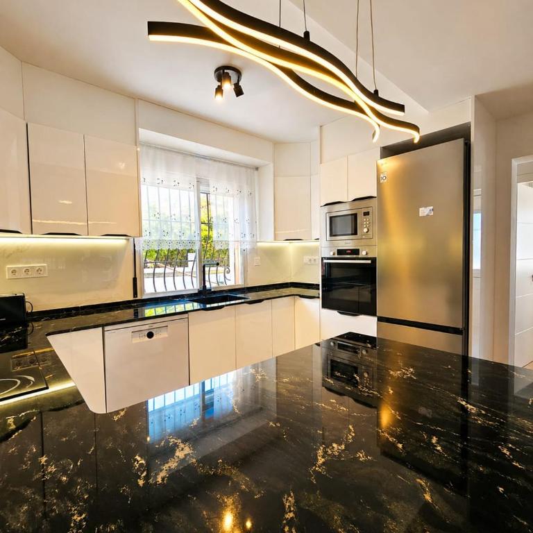 Luxury Sea View Villa - Private Pool - Near Beach - 3 min TRAM Alicante Benidorm - BBQ - Private Garden - Free Parking - Casa - 6