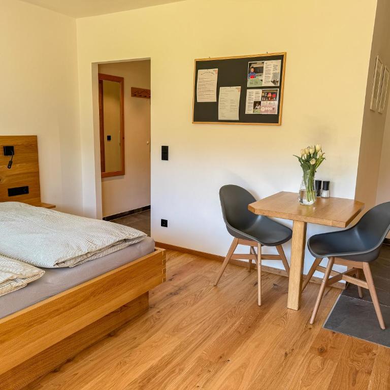 Ferienwohnung Heimatblick - Apartment mit Dusche - 18