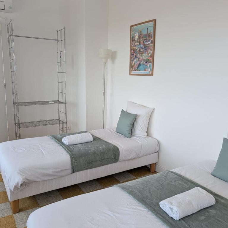 Bright vintage 2-bedroom apartment with view of Port d'Arsenal - Apartment mit 2 Schlafzimmern - 11