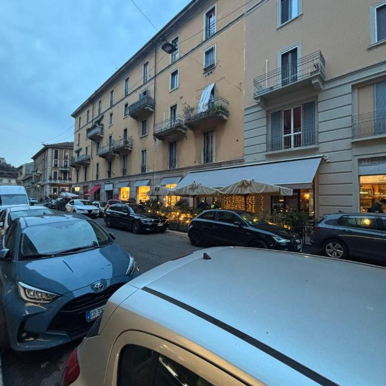 Duomo and Metro- Apartment for 6 - Porta Venezia - Two-Bedroom Apartment - 15