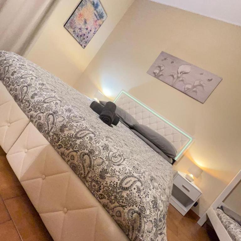 Duomo and Metro- Apartment for 6 - Porta Venezia - Two-Bedroom Apartment - 25