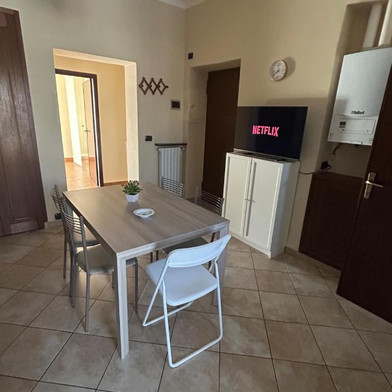 Duomo and Metro- Apartment for 6 - Porta Venezia - Two-Bedroom Apartment - 31