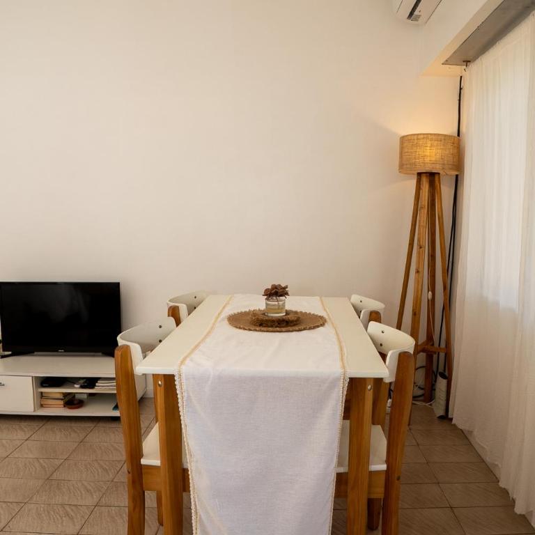 DEPARTAMENTO cerca de CABA hasta 4 personas Parking Gratis Patio ideal estadias cortas Trabajo Recitales Fiestas Salud y Capacitaciones - Apartamento de 1 dormitorio - 12